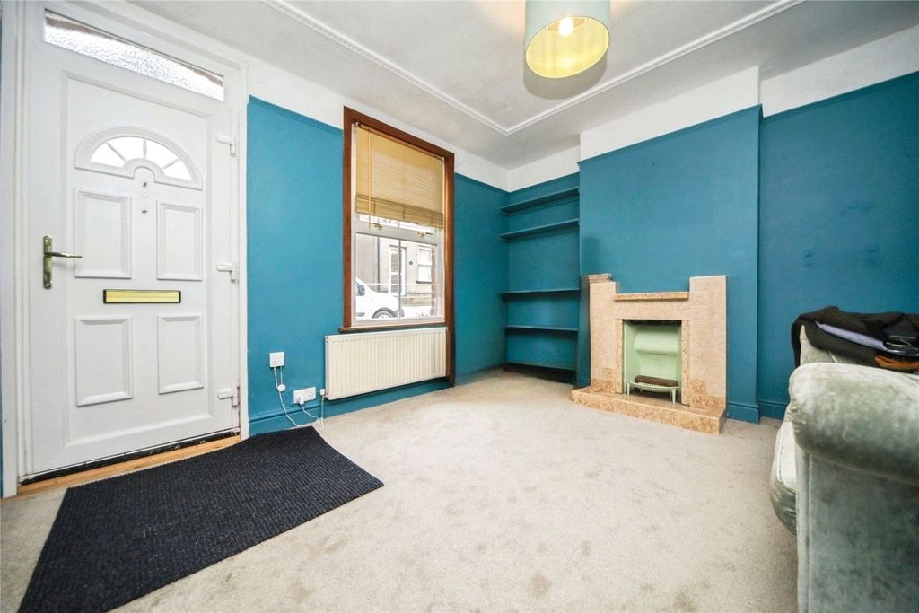 Property photo 2 of 20 Living Room