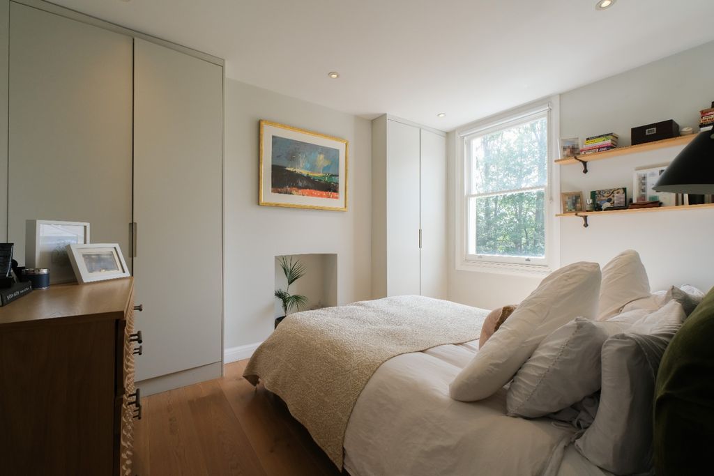 Property photo 2 of 21 5180262