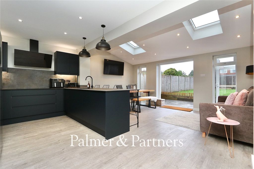 Property photo 3 of 38 Picture No. 28