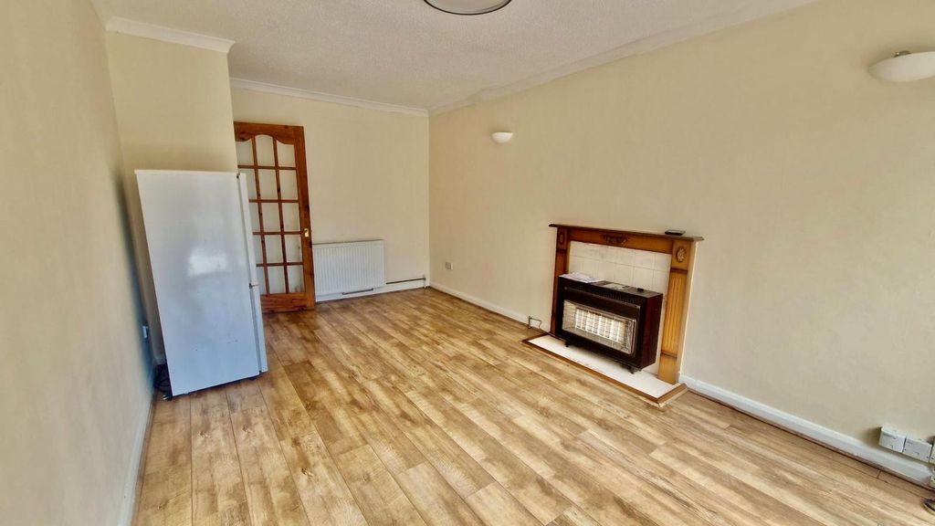 Property photo 3 of 30