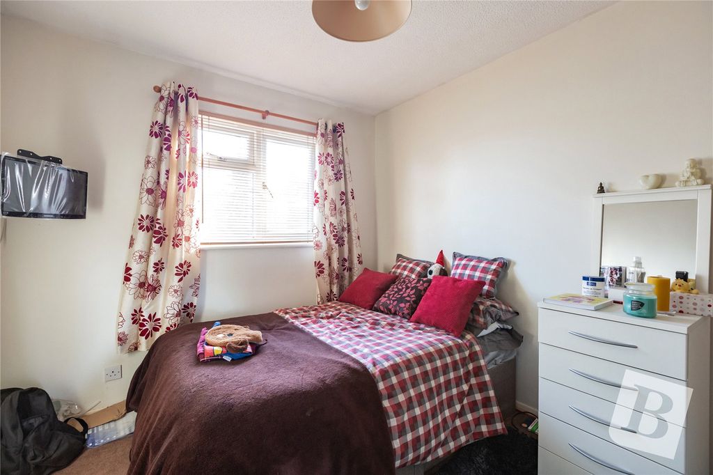 Property photo 3 of 10 Bedroom