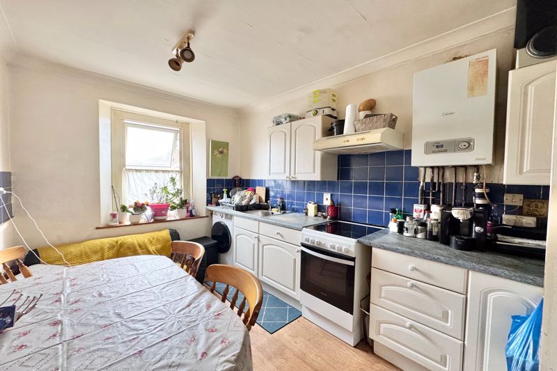Property photo 2 of 6 Kitchen / Breakfast Room