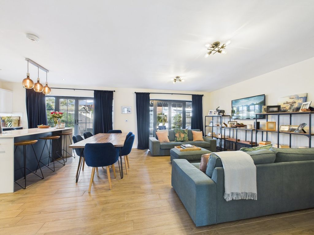 Property photo 2 of 36