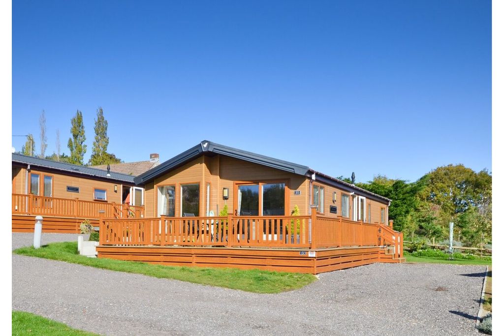 Property photo 1 of 7 Front View
