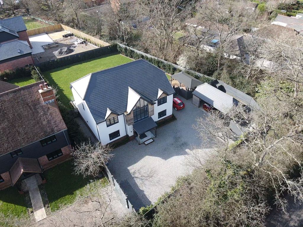 Property photo 1 of 25 A Stunning Five Bedroom Detached Family Home For Sale