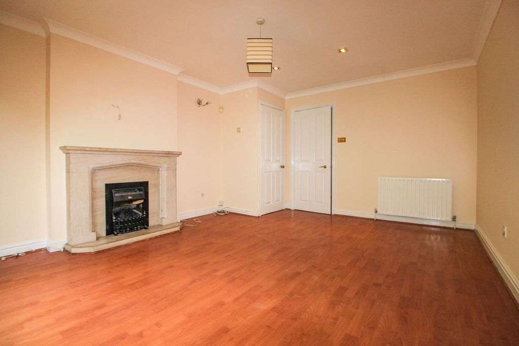 Property photo 3 of 12 Gallery