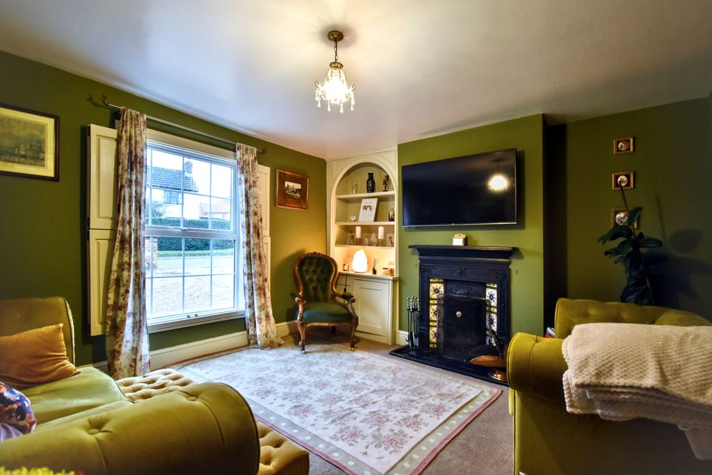 Property photo 2 of 26