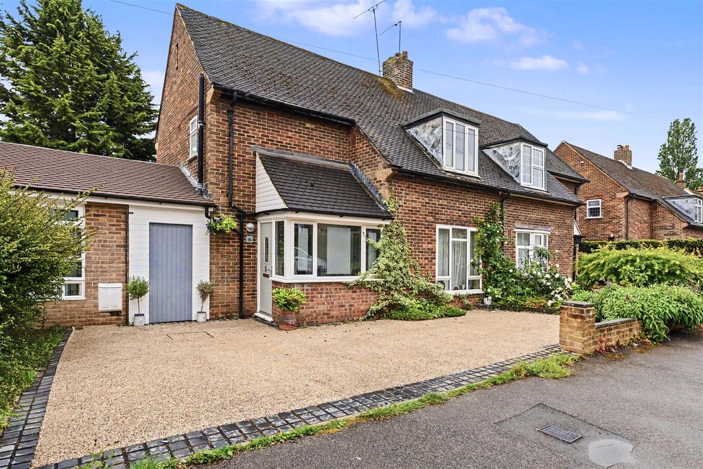 Property photo 1 of 17 16-Nicolas-Close-17.Jpg