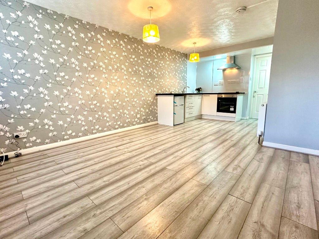 Property photo 3 of 11 Photo 3