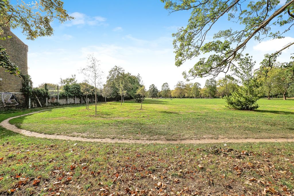 Property photo 3 of 7 Photo