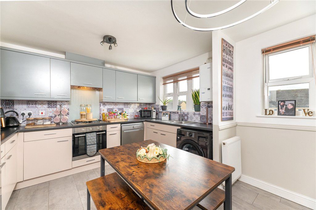 Property photo 3 of 25 Kitchen