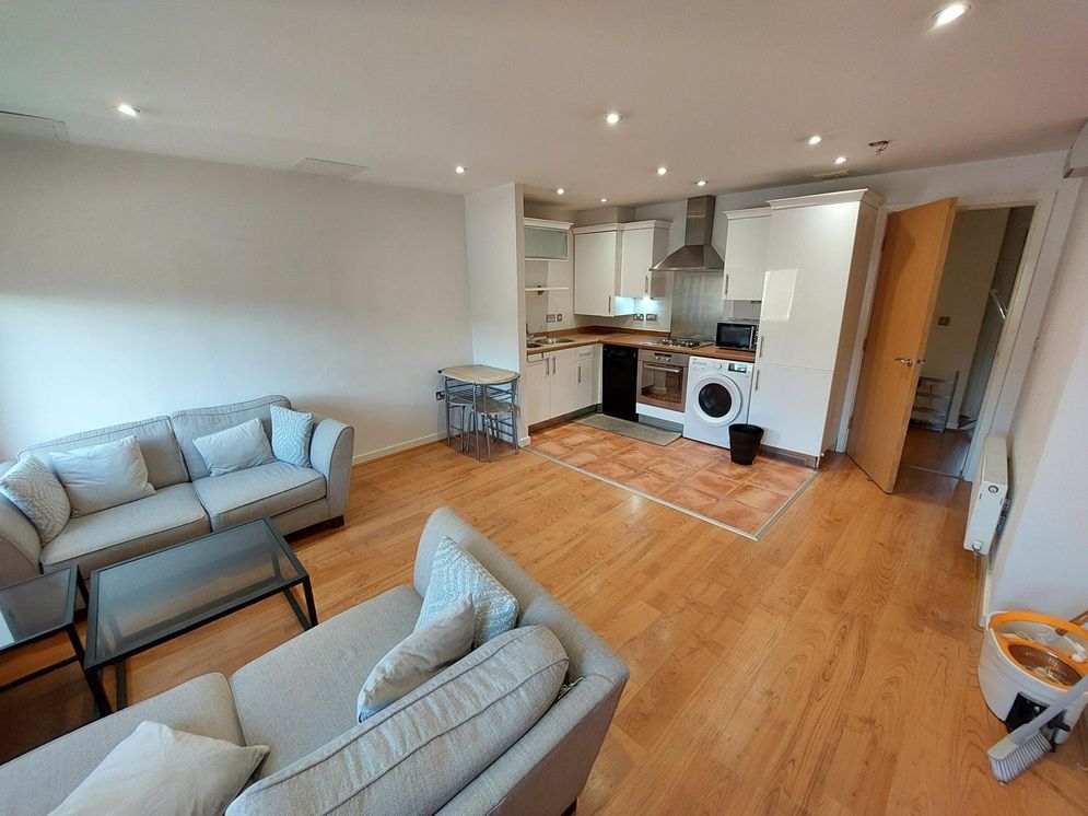 Property photo 3 of 6 Living Space