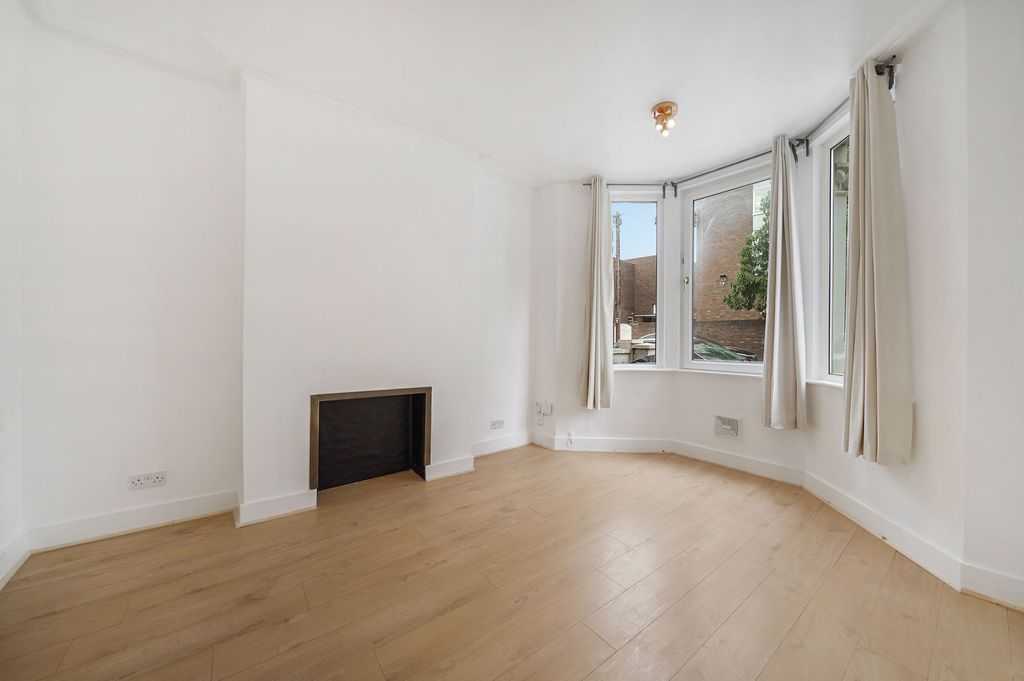 Property photo 2 of 7