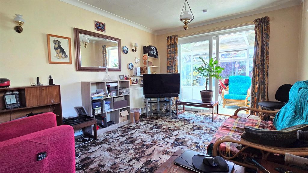 Property photo 2 of 10 Lounge