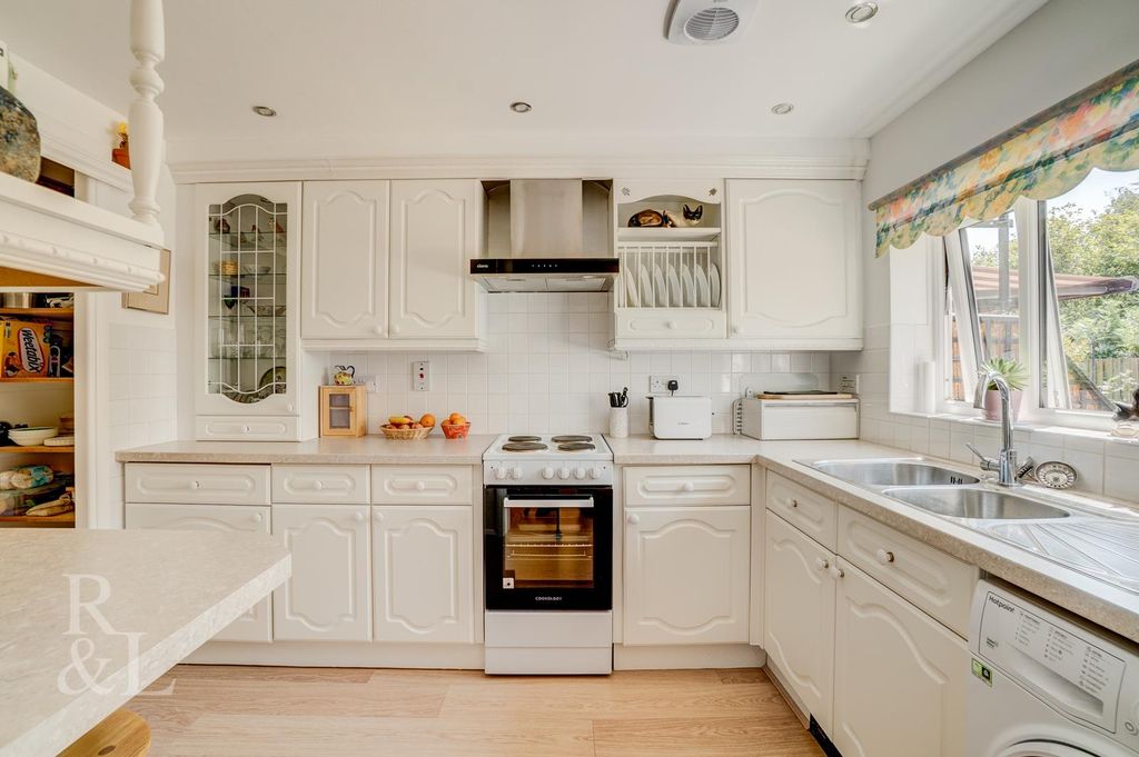 Property photo 3 of 17 B (13).Jpg