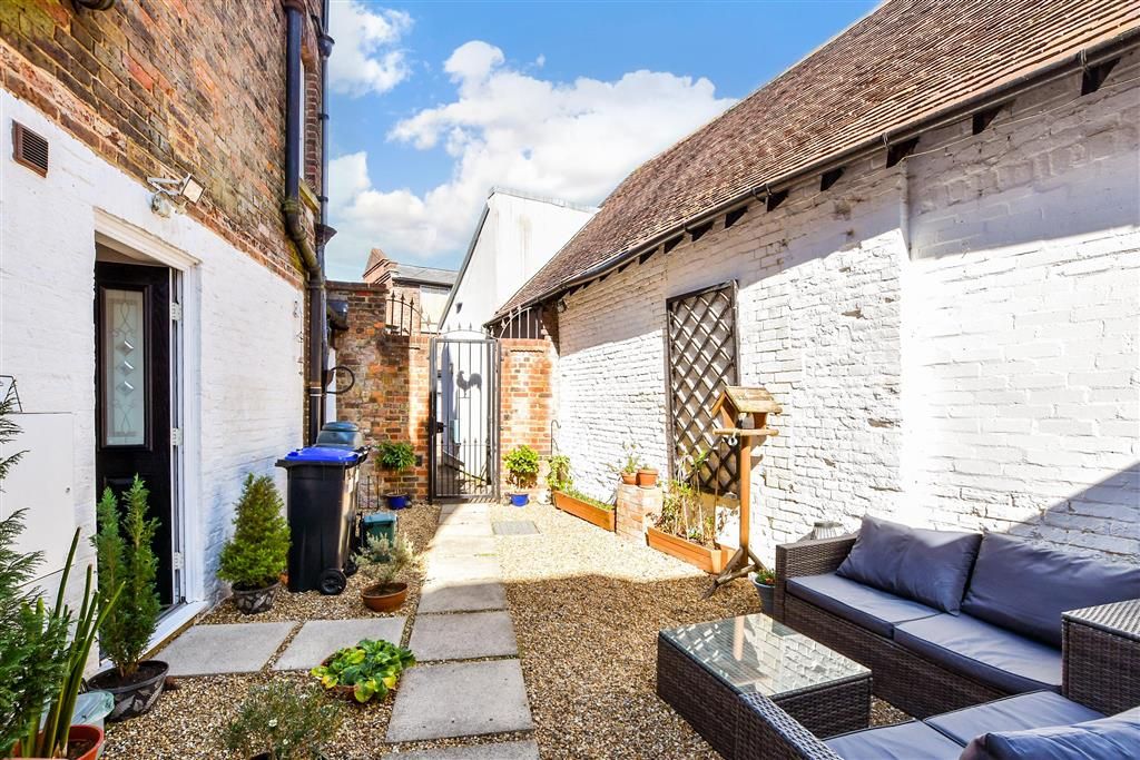 Property photo 3 of 12 Courtyard Garden