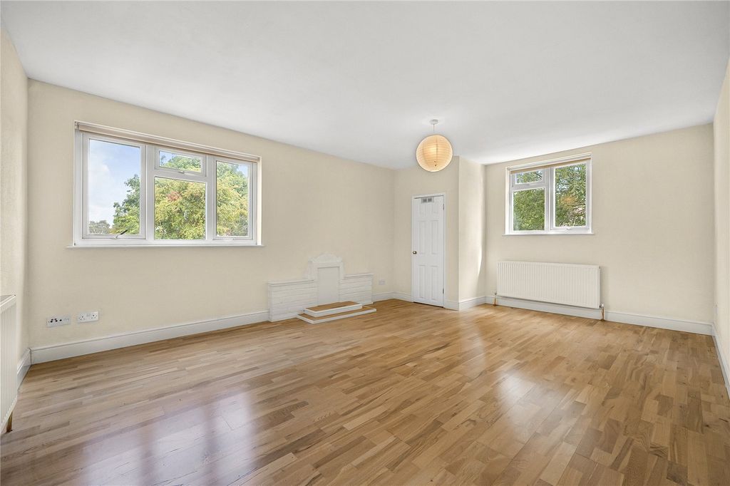 Property photo 2 of 12 Picture No. 52