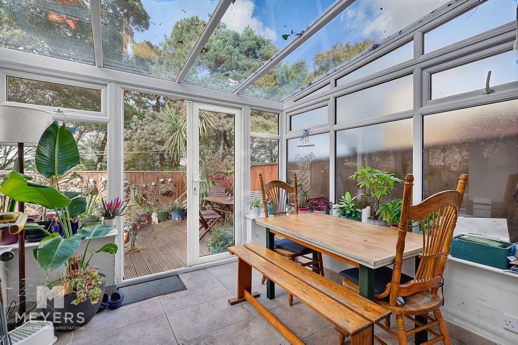Property photo 3 of 27