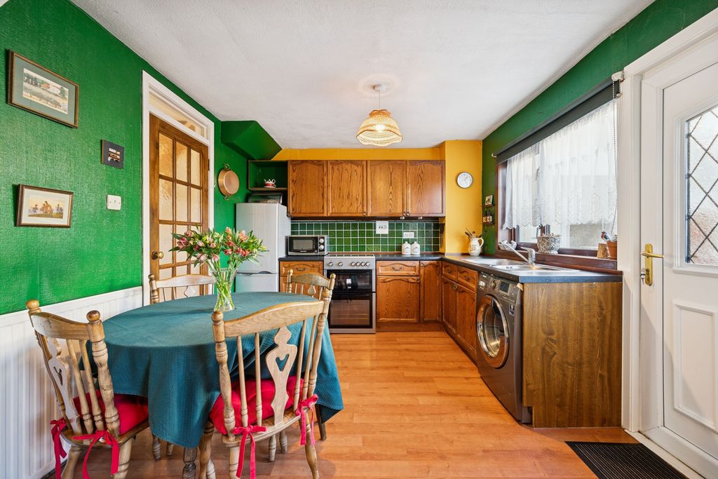Property photo 3 of 21 Kitchen / Dining Room