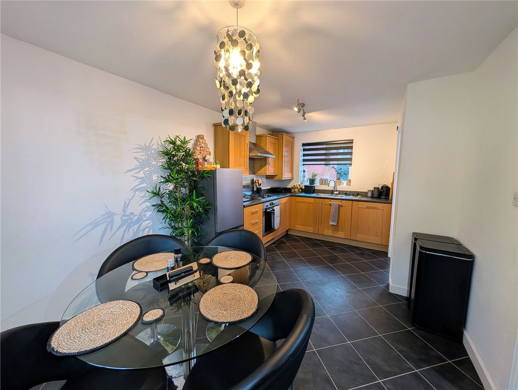 Property photo 2 of 19 Picture No. 16