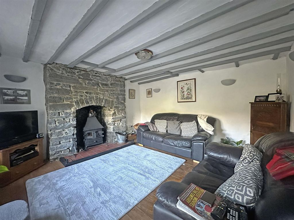 Property photo 2 of 30 Lounge.Jpg