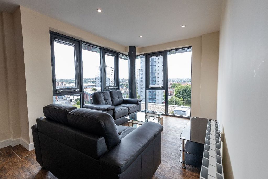 Property photo 3 of 11