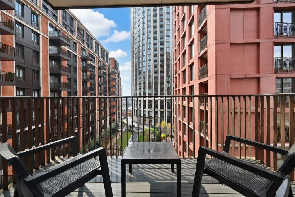 Property photo 2 of 15 26-Asquith-House (3).Jpg