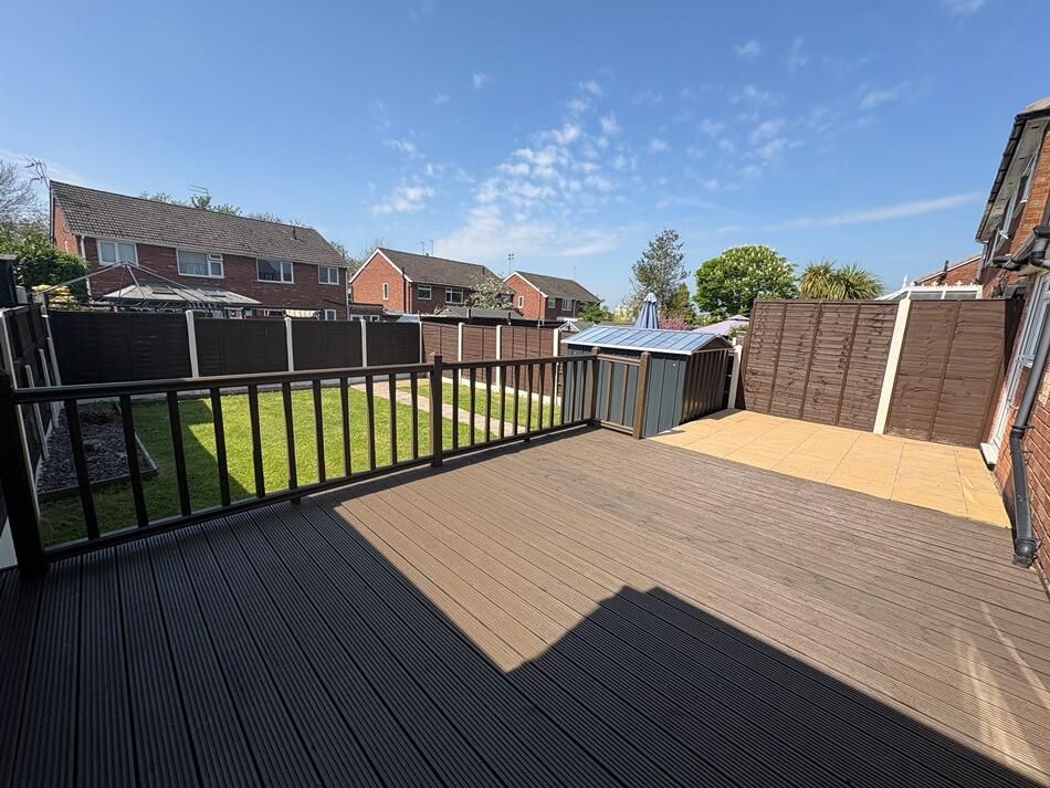 Property photo 3 of 20 Terrace / Patio