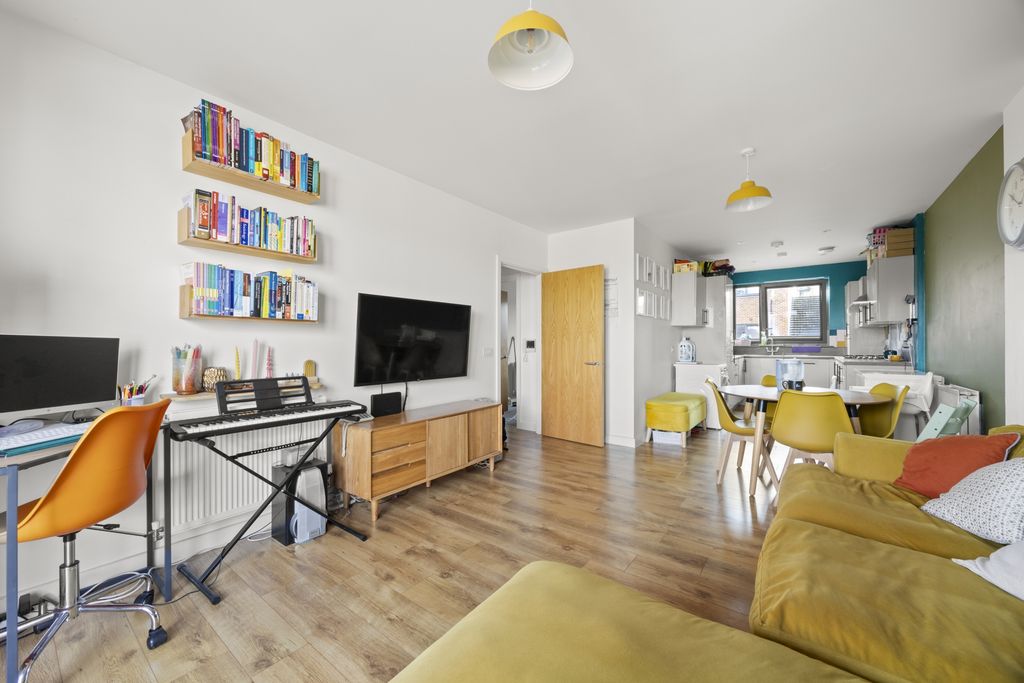 Property photo 2 of 11 Photo 7