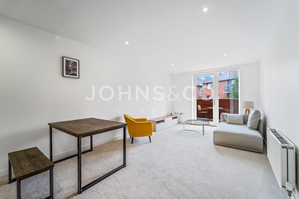 Property photo 1 of 8