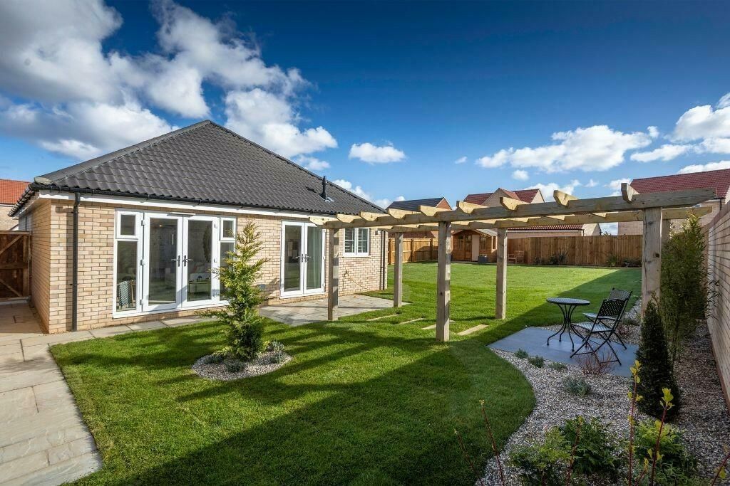 Property photo 1 of 16 Exterior