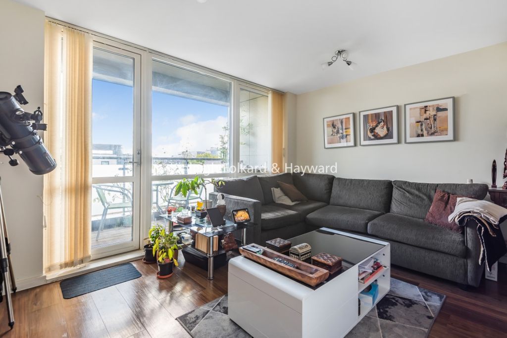 Property photo 3 of 7 7F7A3F30-09Aa-4E57-A