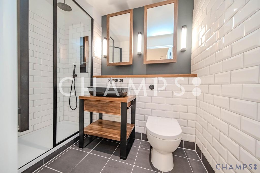 Property photo 3 of 13 Gallery