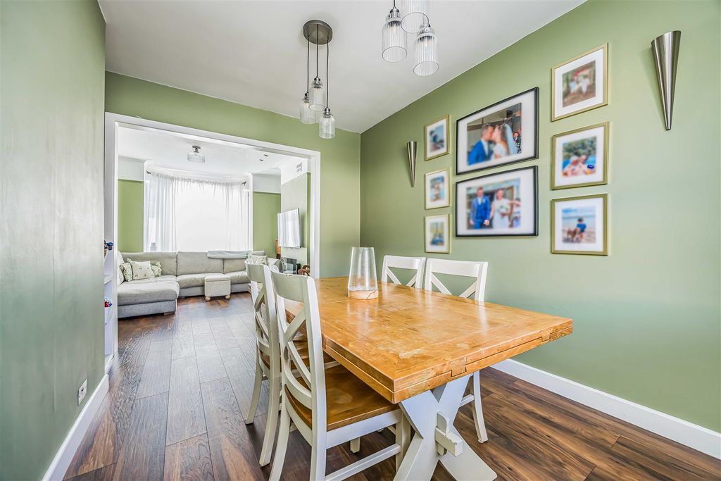 Property photo 2 of 16 111 Folkestone Road, Portsmouth-Small-Porticomarke