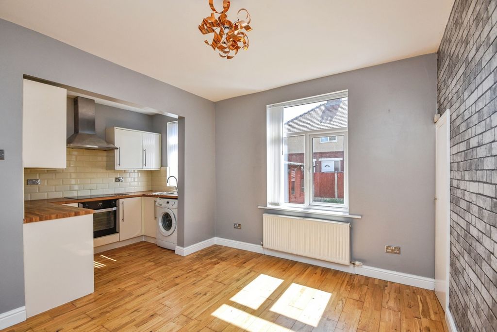 Property photo 3 of 20 Pbox-Img.Jpg