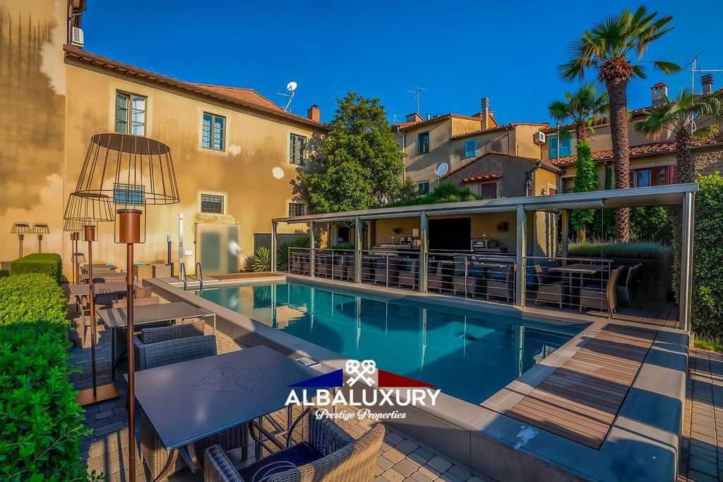 Property photo 2 of 41