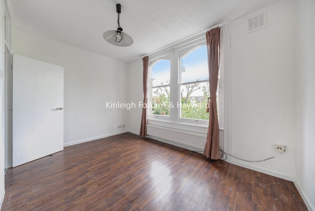 Property photo 2 of 6 F261E99d-F81E-40d9-A