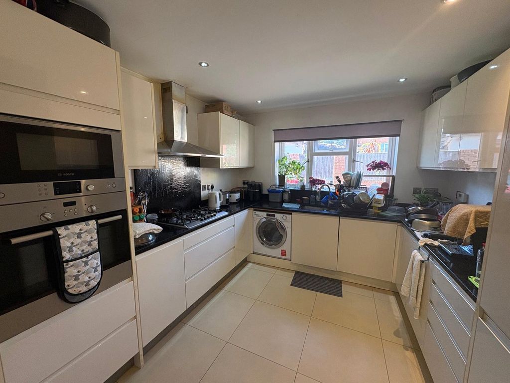 Property photo 2 of 15 Picture No. 02