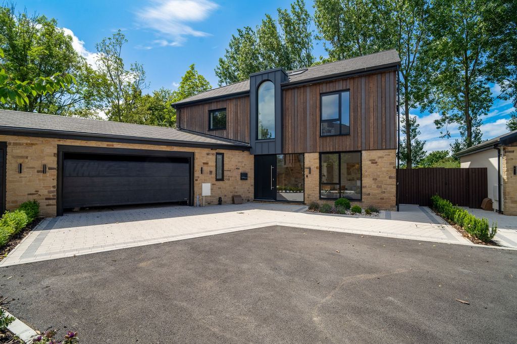 Property photo 1 of 65