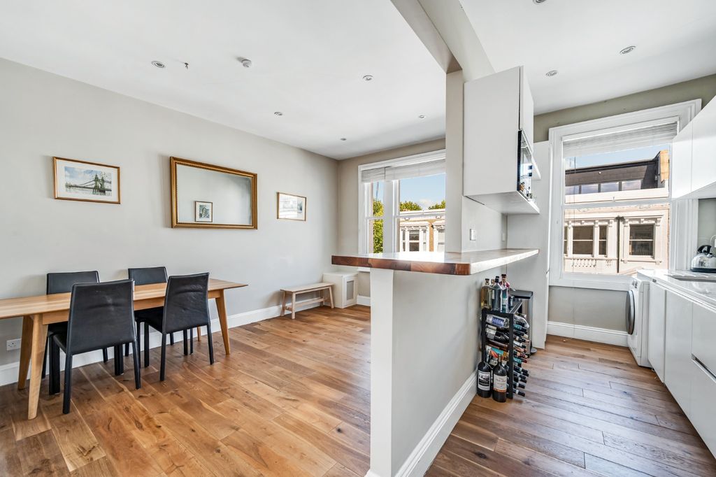 Property photo 1 of 13 4896780