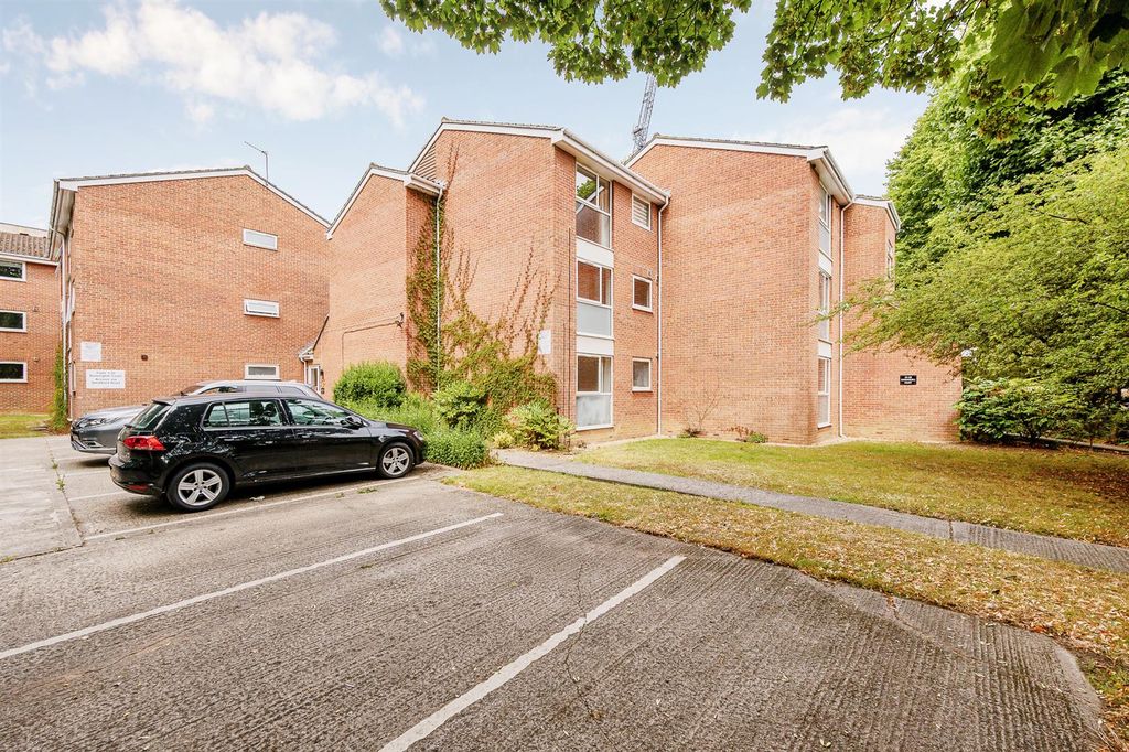 Property photo 1 of 5