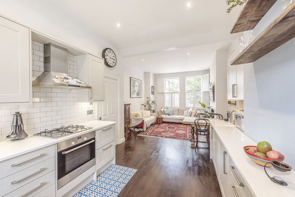 Property photo 1 of 6 523841 (2)