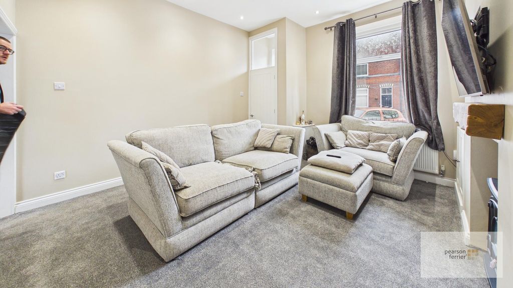 Property photo 3 of 14 Living Room