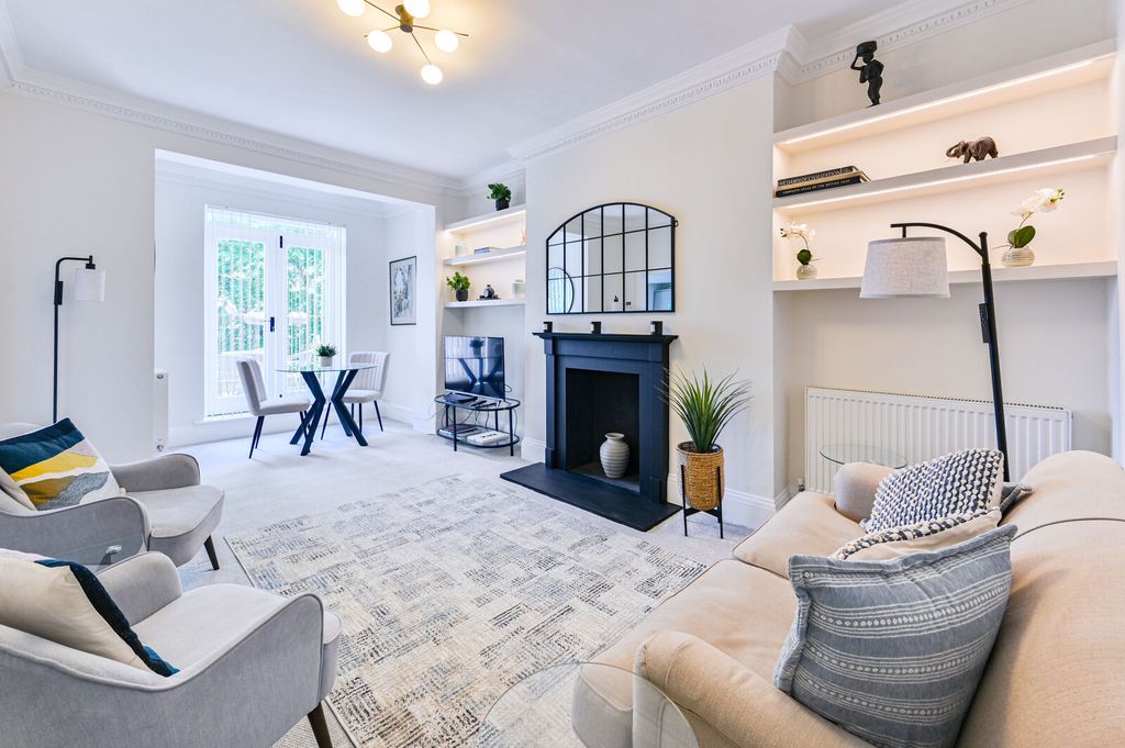 Property photo 1 of 18