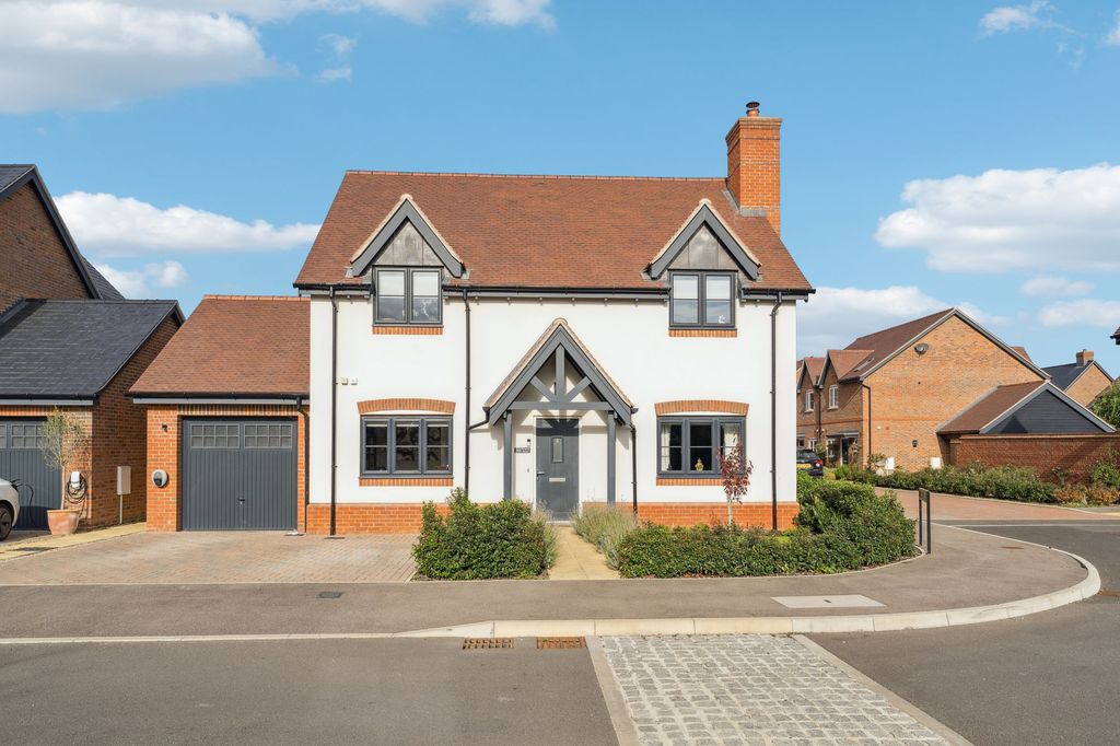 Property photo 1 of 28