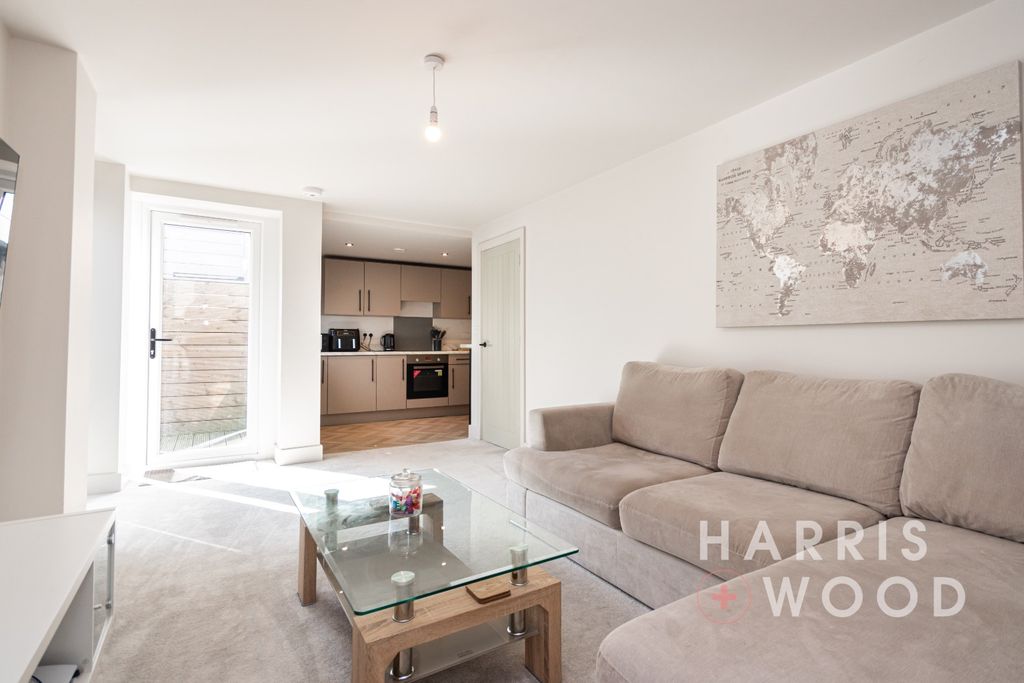 Property photo 2 of 13 4138086