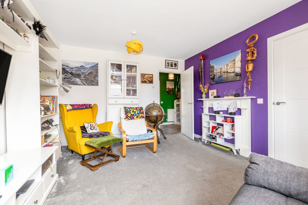 Property photo 3 of 17 Property Image 3