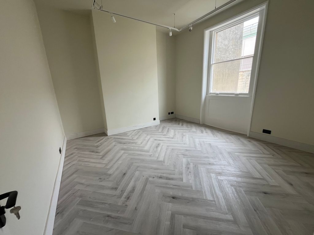 Property photo 3 of 3