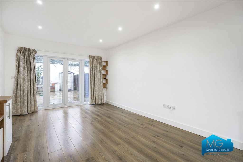 Property photo 2 of 15 Picture No. 04