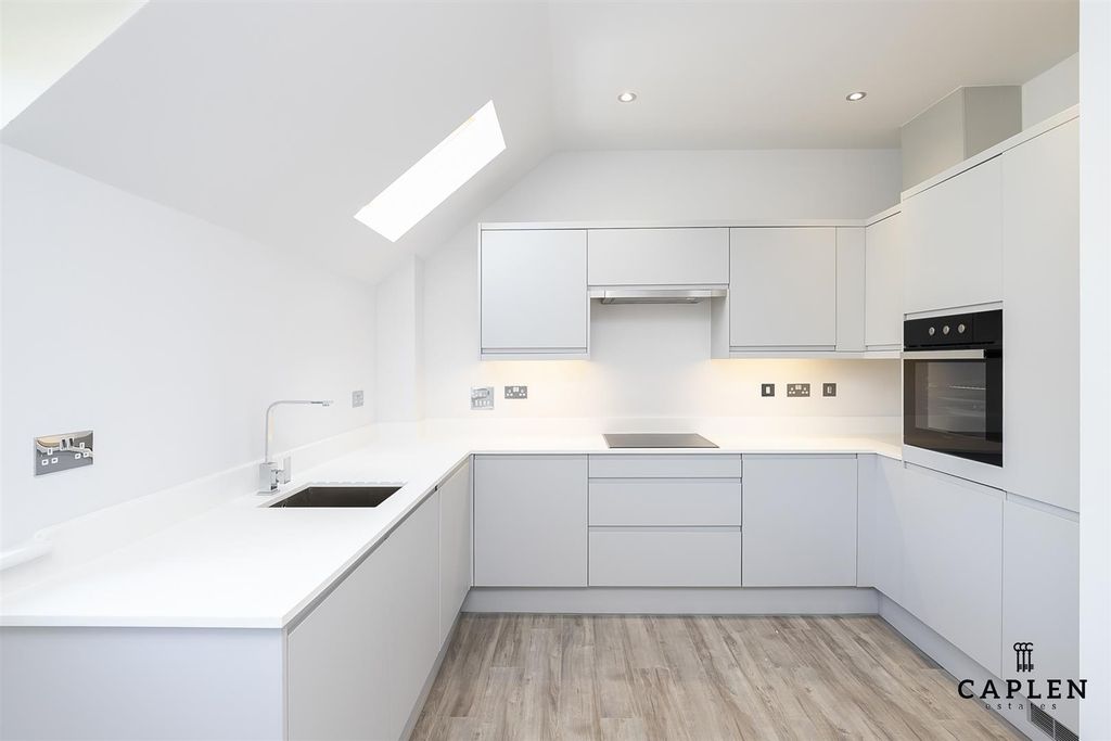 Property photo 2 of 11 Img_9864.Jpg